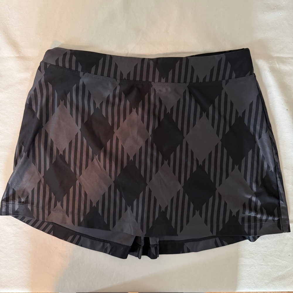 Nike Black and Charcoal Diamond-Pattern Athletic Skort